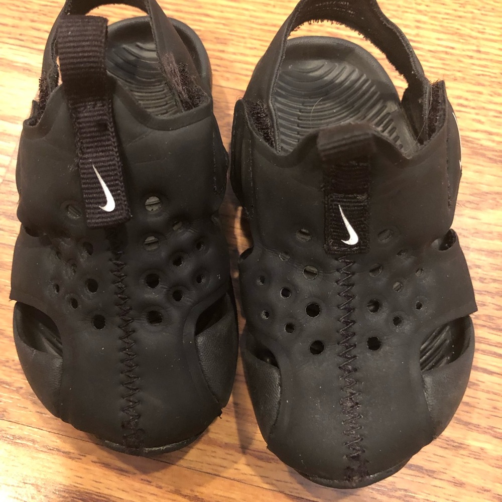 Toddler Nike Sunday sandals